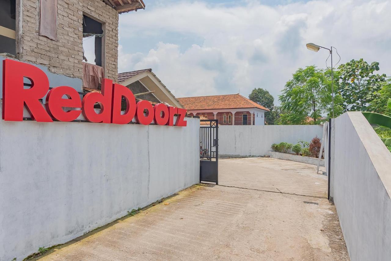 Reddoorz Syariah @ Tambak Mekar Street Subang Hotel Djalantjagak Exterior photo